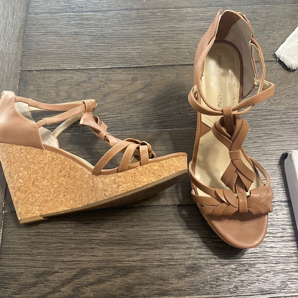 Adrienne Vittadini brown wedges